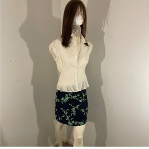 Vintage pure silk small skirt w green vines. Shown on Sex n the City.